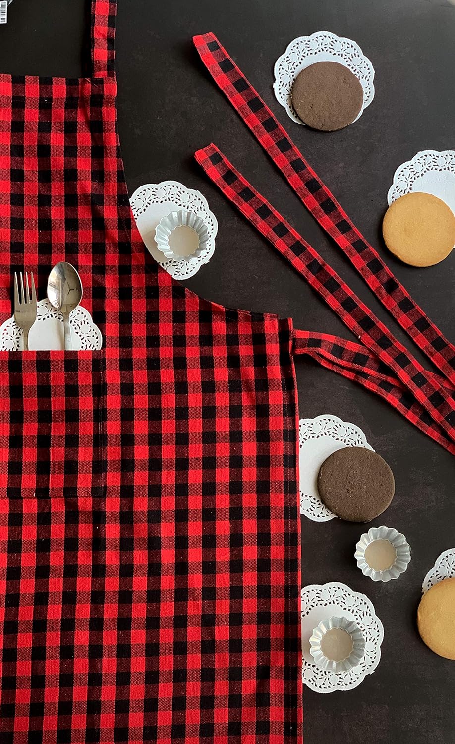 Red And Black Apron With Cap (Multicolour)