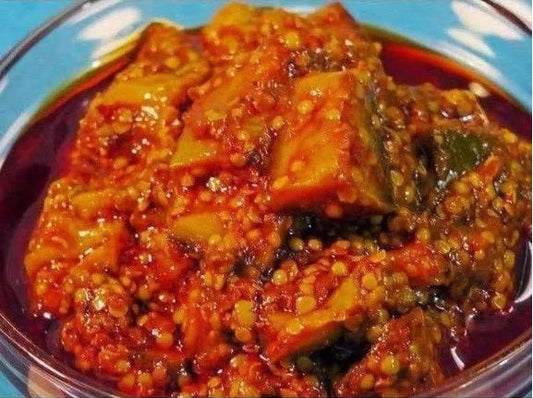 Vellanki Foods - Mango Pickle wih Garlic / Lahasun Ka Aam Aachar - 250 gm